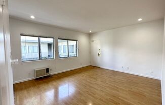 2 beds, 1 bath, $2,590, Unit 310