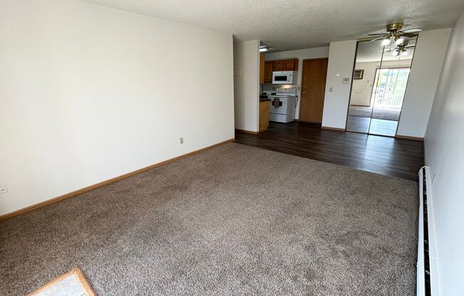 2 beds, 1 bath, 825 sqft, $825, Unit 2521-312