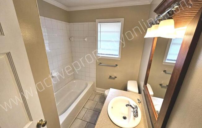 2 beds, 1 bath, 845 sqft, $895, Unit APARTMENT A MACON