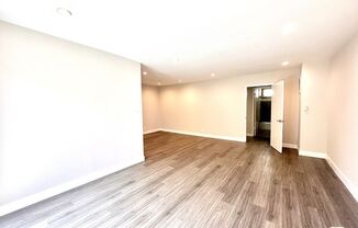 1051 S SHERBOURNE DR