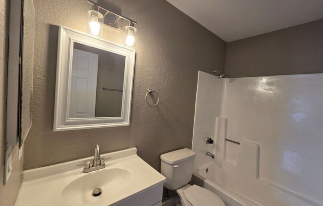 2 beds, 2 baths, 875 sqft, $1,395, Unit 9