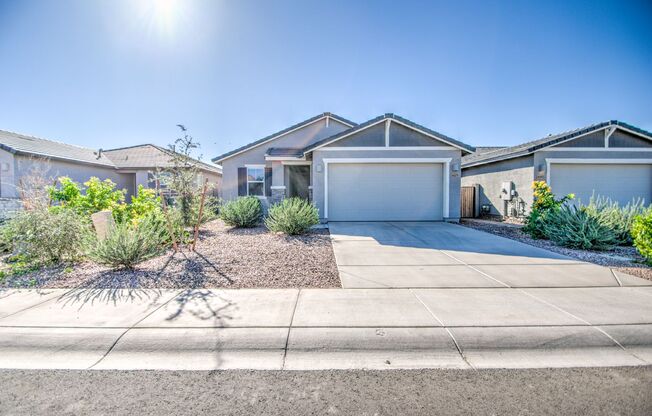 Bella Vista Farms 3 bedrooms!!