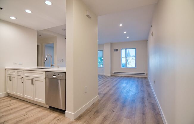 1 bed, 1 bath, 745 sqft, $2,310, Unit 405