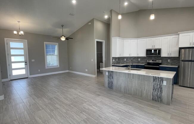 28 WESTROCK LN