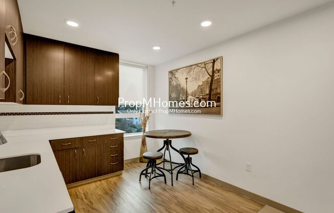 2 beds, 2 baths, 743 sqft, $1,845, Unit 3011 NE Killingsworth Street - Unit 204