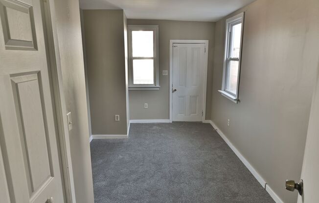 3 beds, 1 bath, $1,560