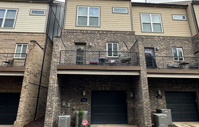 Stunning Townhome With Skyline Views!