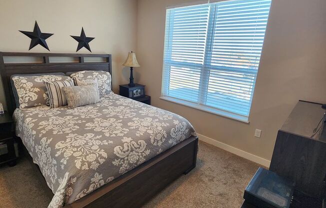 2 beds, 2 baths, 1,161 sqft, $1,795, Unit 124-221