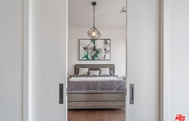 3 beds, 3 baths, 2,123 sqft, $6,000, Unit 1910