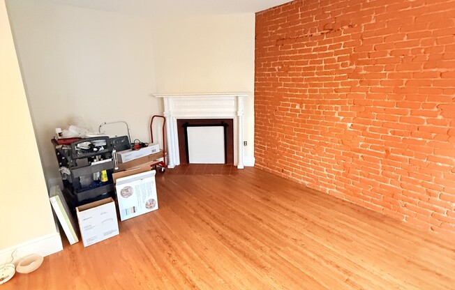 4 University Rd