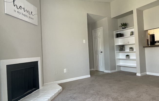2 beds, 1 bath, 784 sqft, $1,099