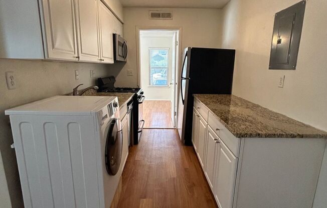 1 bed, 1 bath, 504 sqft, $1,450, Unit Unit 3