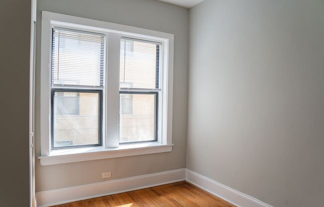2 beds, 1 bath, 700 sqft, $1,825, Unit 3008-2S