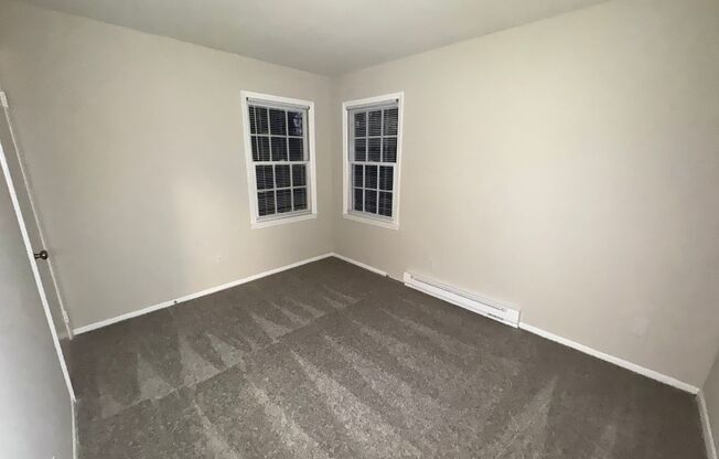 2 beds, 1 bath, $995