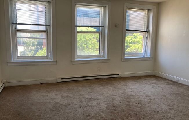 1 bed, 1 bath, 700 sqft, $1,299, Unit 38-4