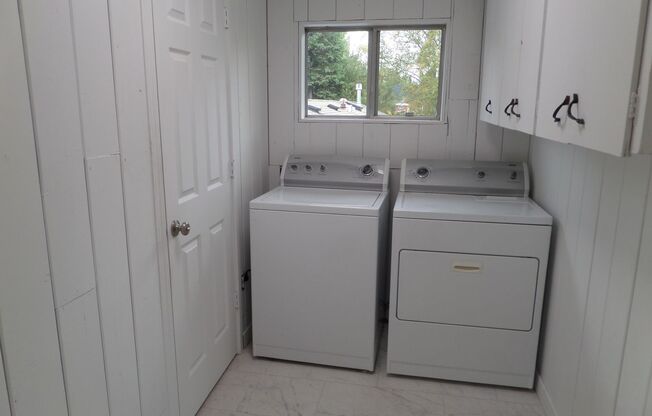 3 beds, 1 bath, $2,895