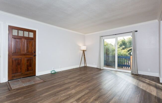 Heart of Hilcrest condo!