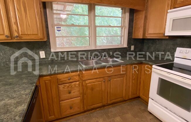 3 beds, 1 bath, $1,325