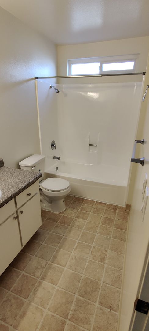 1 bed, 1 bath, 632 sqft, $1,850, Unit 12