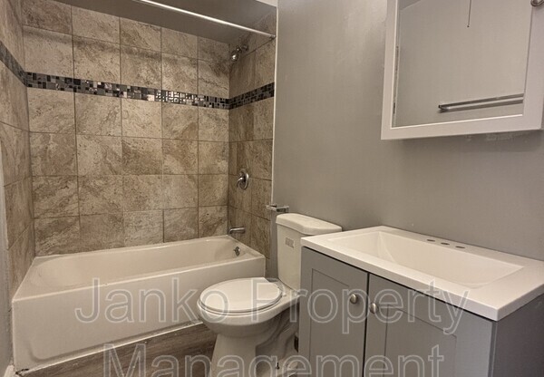 3125 W 79 ST