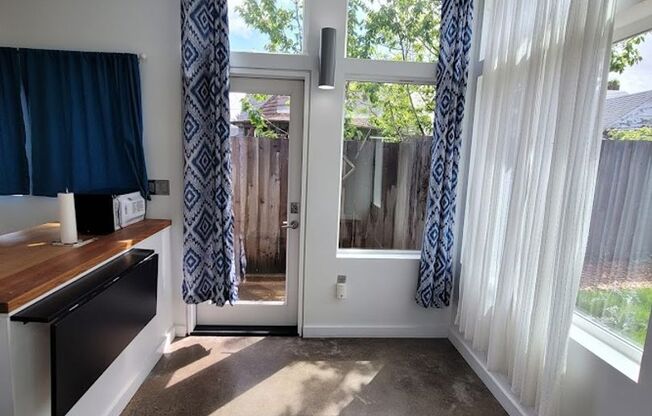 Studio, 1 bath, 375 sqft, $1,175, Unit ADU