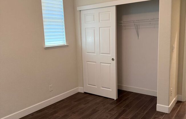 Spacious 4-Bedroom Home in The Oaks at Carmichael