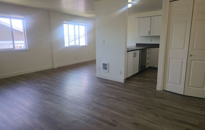 2 beds, 1 bath, 875 sqft, $1,495, Unit 127-66