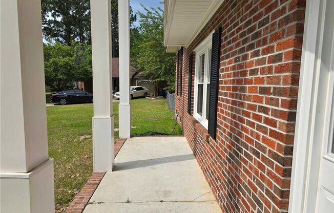 Conveniently located 3 bedroom!