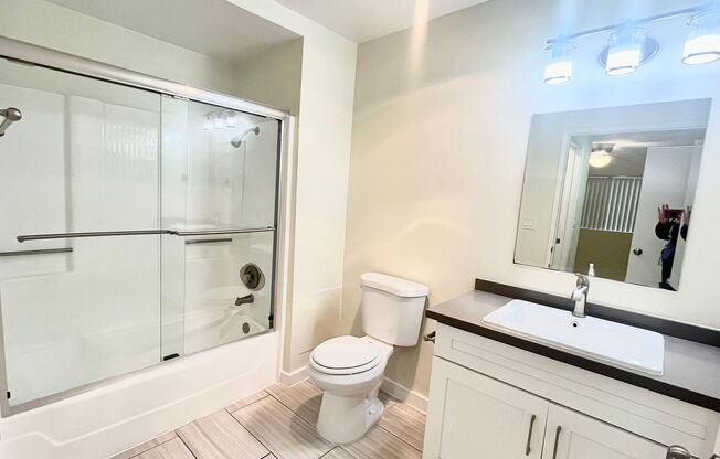 800 Glenoaks Apartments