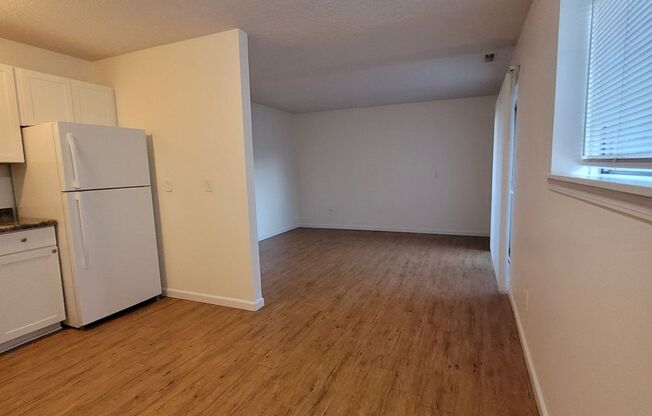 Studio, 1 bath, 450 sqft, $625, Unit 837-Unit 3