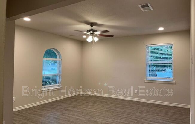 1017 Mullins Street