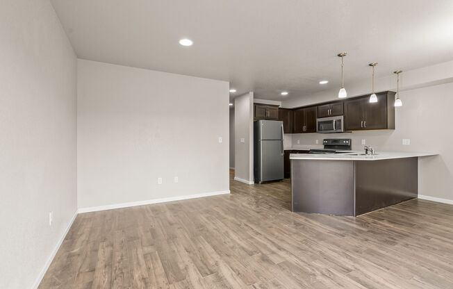 3 beds, 2.5 baths, $1,800, Unit 5739 Summerland Dr