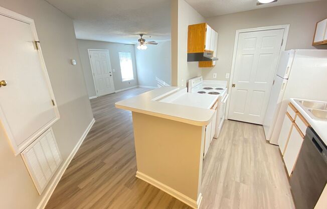 2 beds, 2 baths, 1,055 sqft, $1,250, Unit 1402