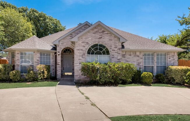 Available Now!! Beautiful Rowlett Home Close to the Lake Ray Hubbard!!