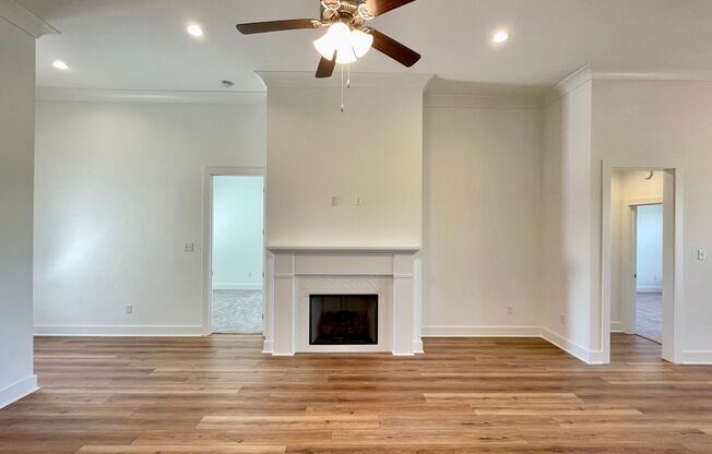 Stunning 3 bedroom, 2 bath home plus added office in Baton Rouge!