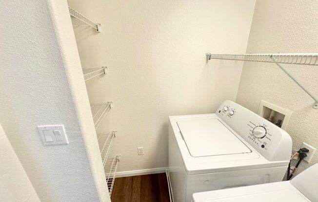 3 beds, 2 baths, $1,565, Unit Bldg K5