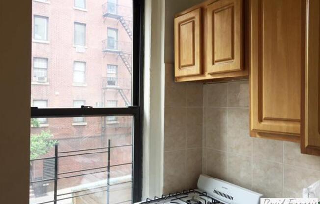 Studio, 1 bath, $2,500, Unit 1-J