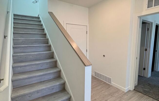 3 beds, 2.5 baths, 1,651 sqft, $2,145, Unit 591