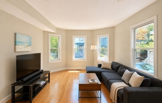 11 PETERS ST