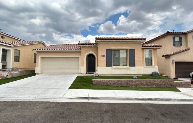 Single Story Home with Pool and Spa!