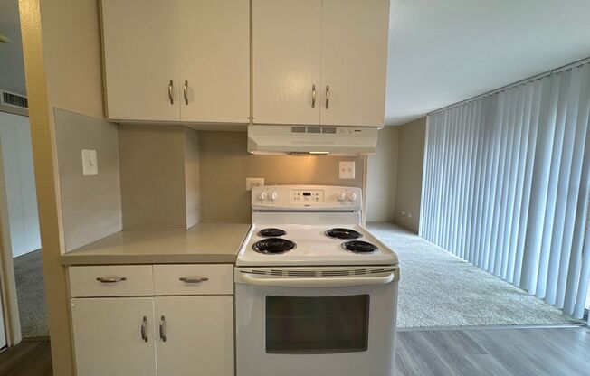 1 bed, 1 bath, 640 sqft, $1,395, Unit 404