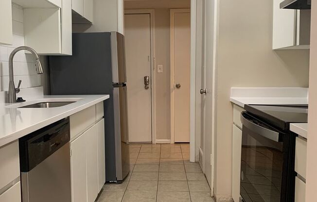 1 bed, 1 bath, 725 sqft, $1,000, Unit 4034 #03