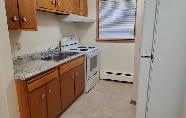 1 bed, 1 bath, $1,095, Unit 108