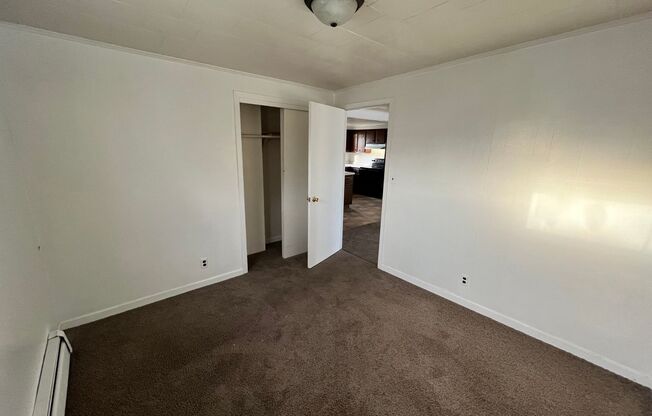 2 beds, 1 bath, $825