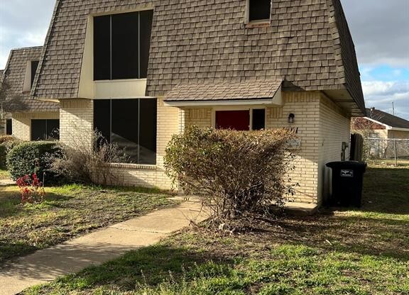 1761 BELSHIRE CT