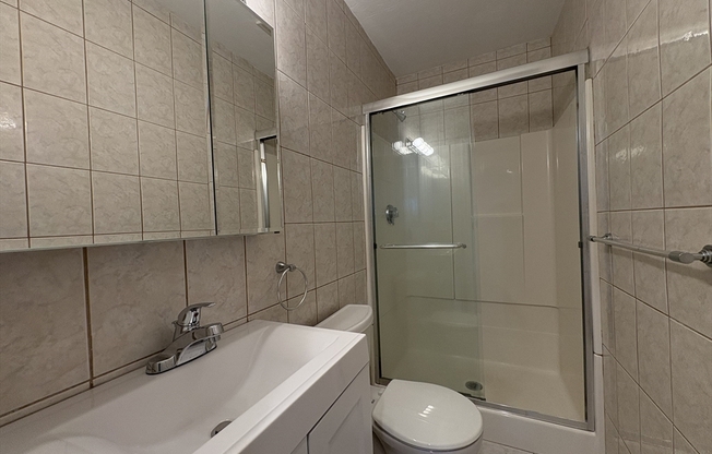 4 beds, 2 baths, 1,200 sqft, $6,000, Unit 301