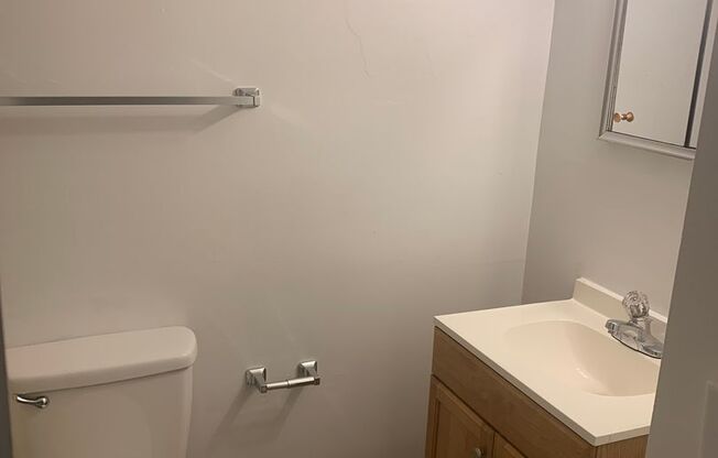 1 bed, 1 bath, $795, Unit APARTMENT B 10