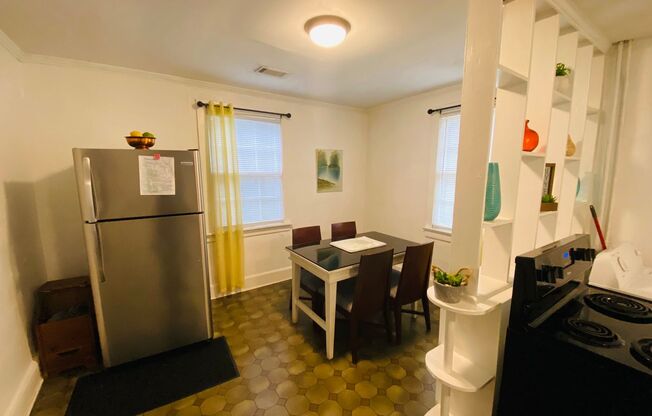 2 Bedroom/1 Bath  - $875/Mo
