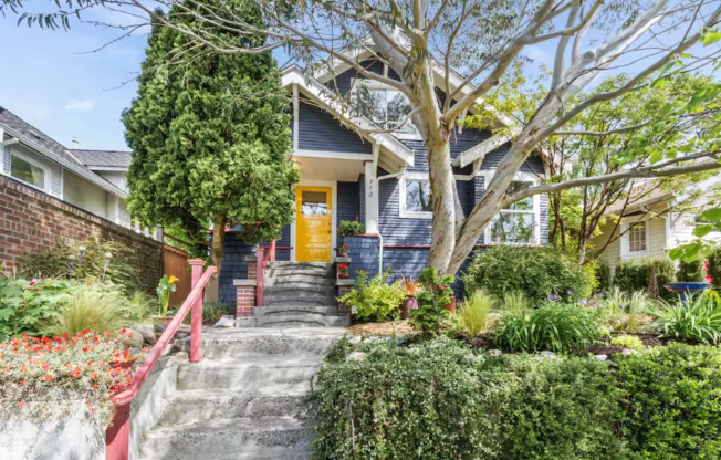 712 N 47 ST