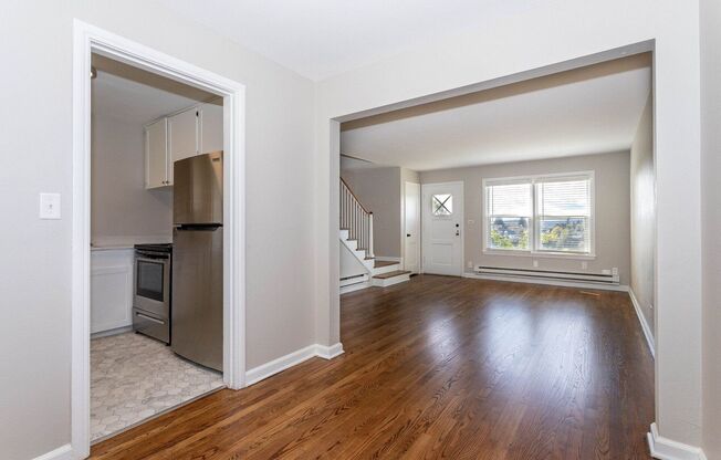 2 beds, 1 bath, 1,050 sqft, $1,800, Unit 4038